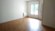 Location Maison Mezilles  4 pieces 87 m2