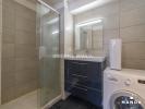 Location Appartement Marseille-5eme-arrondissement  5 pieces 12 m2