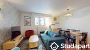 Location Appartement Courbevoie  10 m2