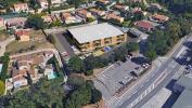 Location Local commercial Fuveau  182 m2