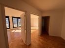 Location Appartement Paris-17eme-arrondissement  4 pieces 111 m2