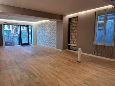 Location Local commercial LAVAL 53000