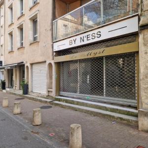 Location Local commercial AVIGNON 84000