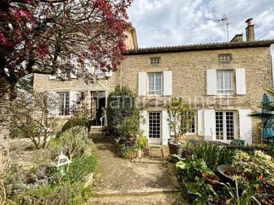 Vente Maison 10 pices CIVRAY 86400