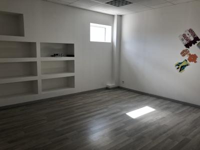 Location Commerce ANGOULEME 16000