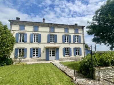 Vente Maison 5 pices DAMPIERRE-SUR-BOUTONNE 17470