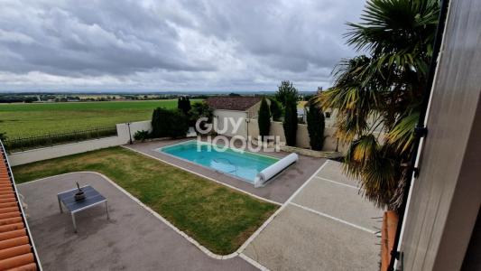 Vente Maison 8 pices SURGERES 17700