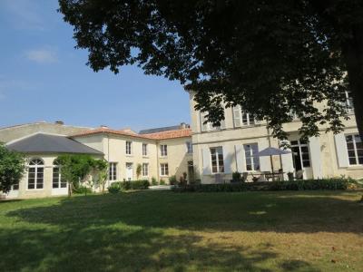 Vente Prestige FONTENAY-LE-COMTE 85200