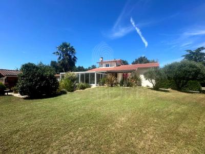 Vente Maison 7 pices LAPEYROUSE-MORNAY 26210