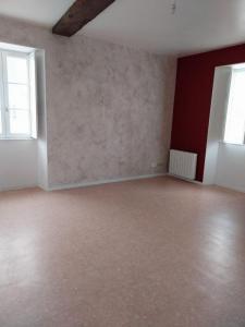 Location Appartement 3 pices SAINTE-CATHERINE-DE-FIERBOIS 37800