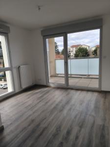 Location Appartement 4 pices VILLEFRANCHE-SUR-SAONE 69400