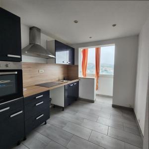 Location Appartement 4 pices MARSEILLE-15EME-ARRONDISSEMENT 13015