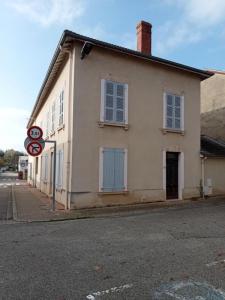 Location Maison 3 pices MEZERIAT 01660