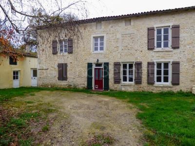 Vente Maison 9 pices CHEF-BOUTONNE 79110