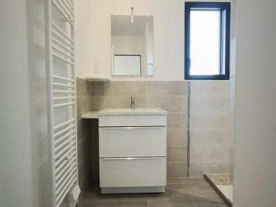 Location Maison 5 pices NIMES 30900