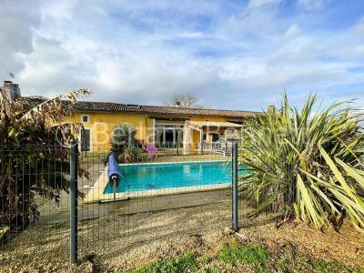 Vente Maison 9 pices CIVRAY 86400