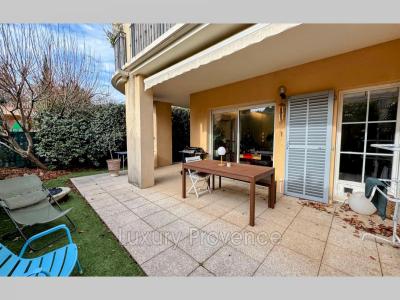 Vente Appartement 4 pices CHATEAUNEUF-LE-ROUGE 13790