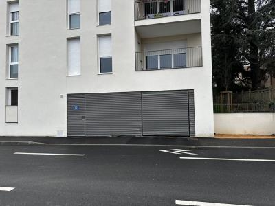 Location Parking SAINT-GENIS-LES-OLLIERES 69290