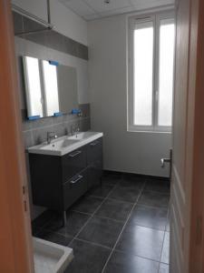 Location Appartement 4 pices BORDEAUX 33000