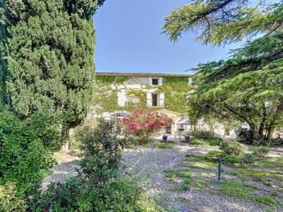 Vente Maison 7 pices SAINT-SATURNIN-LES-AVIGNON 84450