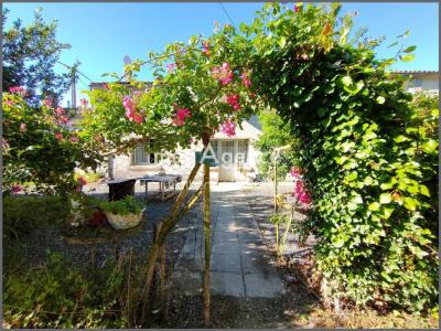 Vente Maison 11 pices MATHA 17160
