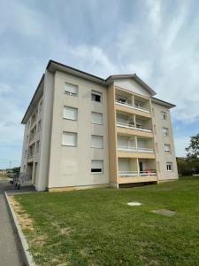 Location Appartement 3 pices MEZERIAT 01660