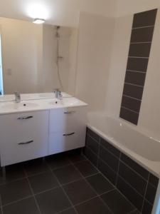 Location Appartement 4 pices VONNAS 01540