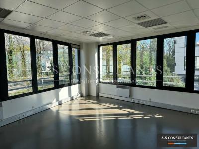 Location Bureau MEYLAN 38240