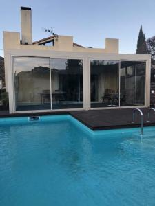 Location Prestige AURIOL 13390