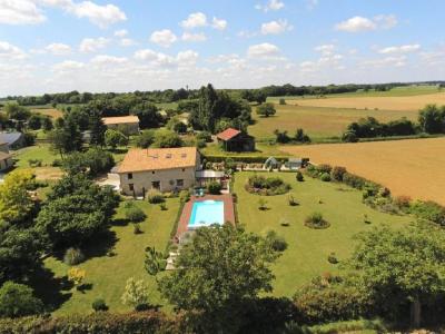 Vente Maison 8 pices CIVRAY 86400