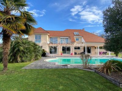 Vente Maison 7 pices PAU 64000