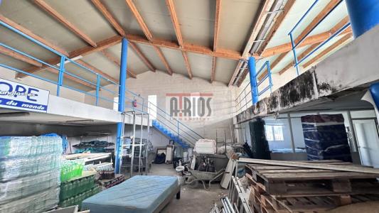Location Commerce CUERS 83390