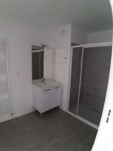 Location Appartement 3 pices VILLE-AUX-DAMES 37700