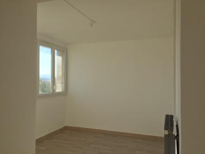 Location Appartement 3 pices CARPENTRAS 84200
