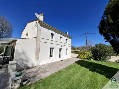 Vente Maison 9 pices PONS 17800
