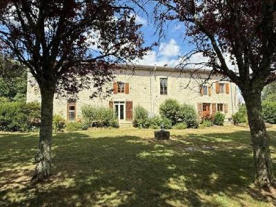 Vente Maison 10 pices CHATEAU-GARNIER 86350