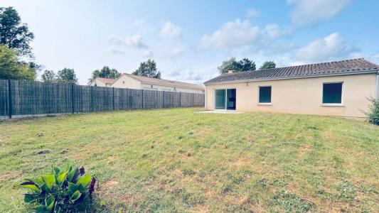 Location Maison 4 pices PUGNAC 33710