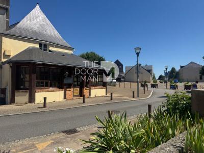 Location Local commercial HUISSERIE 53970