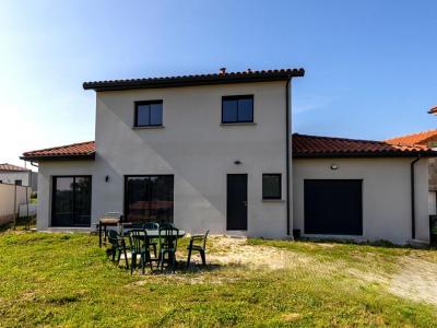 Vente Maison 5 pices CHAMBOST-LONGESSAIGNE 69770