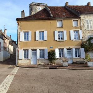 Vente Maison 5 pices VEZELAY 89450
