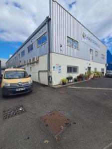 Location Commerce POSSESSION 97419