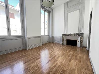 Location Appartement 5 pices BORDEAUX 33000