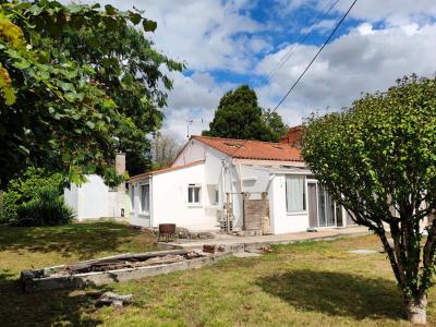 Vente Maison 4 pices ILE-D'ELLE 85770