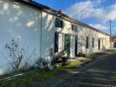 Vente Maison 8 pices SURGERES 17700