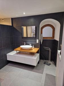 Location Maison 4 pices SERRIERES-EN-CHAUTAGNE 73310