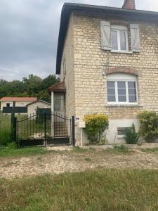 Location Appartement 3 pices VILLE-SOUS-LA-FERTE 10310