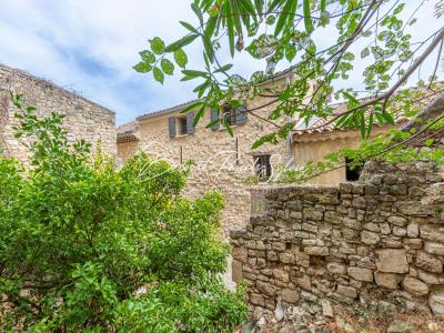 Vente Prestige PERNES-LES-FONTAINES 84210