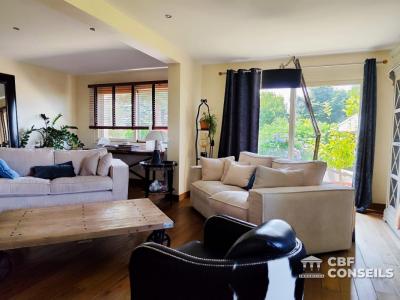 Vente Maison 8 pices MAURIAC 15200