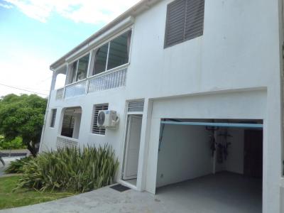 Vente Maison 7 pices SAINTE-ANNE 97180