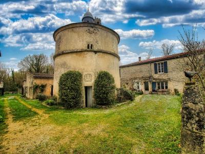 Vente Maison 8 pices MAZERAY 17400